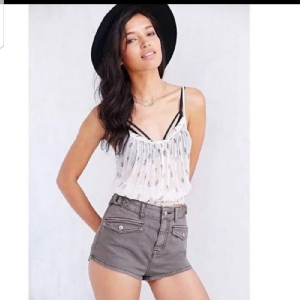 Urban Outfitters Ecote army green cheeky shorts size 29